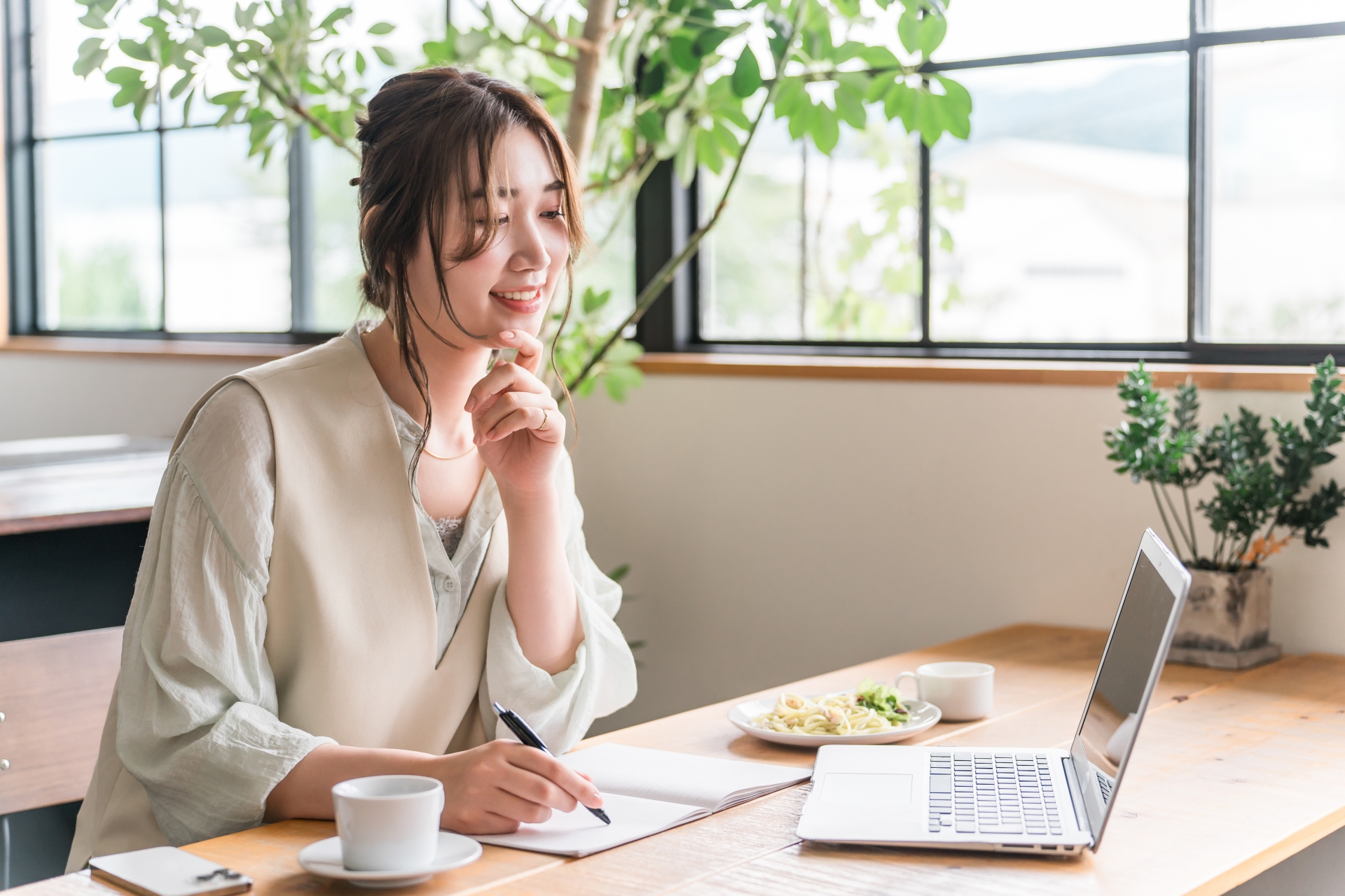 在宅でできる収益化方法｜知識をお金に変える最も効率的な働き方